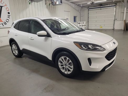 Used 2021 Ford Escape SE FWD image 10