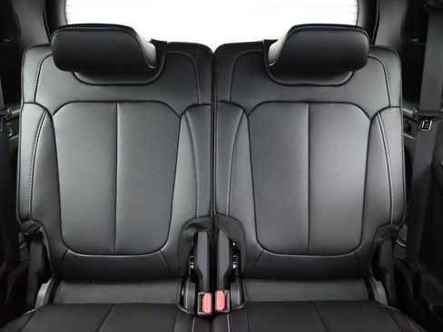 New 2025 Jeep Grand Cherokee L Limited w/ Black Appearance Package image 16