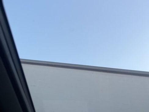 Used 2023 GMC Yukon XL SLT w/ SLT Premium Package image 14