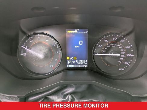 Used 2022 Subaru Crosstrek 2.0i Premium w/ Moonroof Package image 21