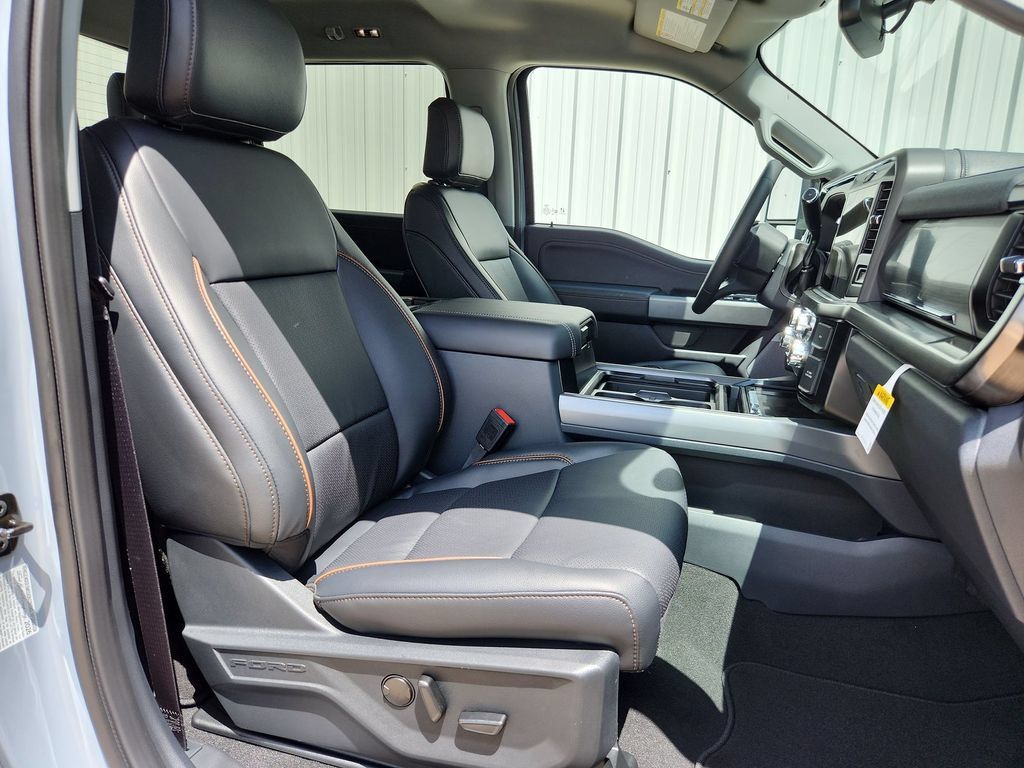 New 2026 Ford F250 Lariat w/ Black Appearance Package AWD/4WD image 16