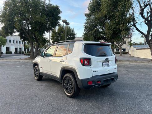 Used 2018 Jeep Renegade Trailhawk image 3