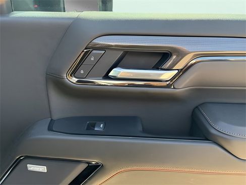 Used 2025 GMC Sierra 2500 AT4 w/ AT4 Premium Plus Package image 16