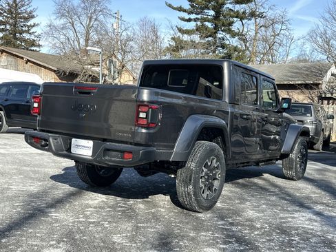 New 2026 Jeep Gladiator Sahara image 17