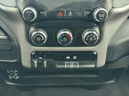 Used 2024 RAM 3500 Big Horn image 17