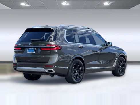 Used 2025 BMW X7 xDrive40i AWD/4WD image 8