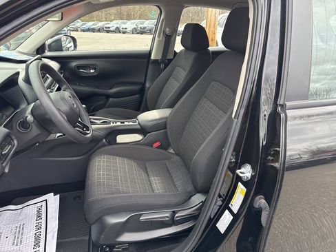 Used 2025 Honda HR-V LX image 18