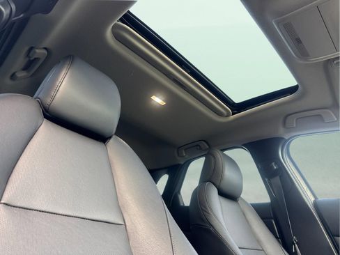 Used 2024 MAZDA CX-30 AWD 2.5 S w/ Premium Package image 17