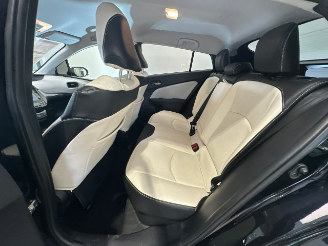 Used 2020 Toyota Prius LE AWD/4WD image 14