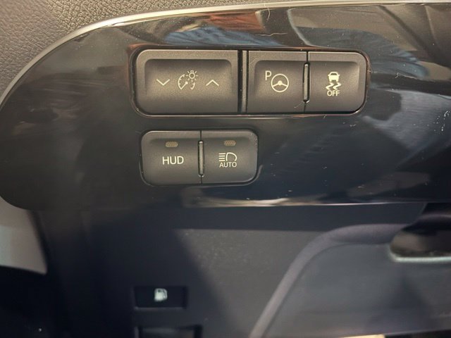 Used 2018 Toyota Prius Four w/ Advanced Technology Package FWD image 18