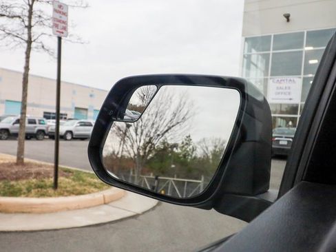 Used 2020 GMC Canyon SLE image 57