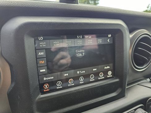 Used 2019 Jeep Wrangler Sport AWD/4WD image 39