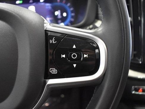 Used 2022 Volvo XC60 B5 Inscription w/ Climate Package image 30
