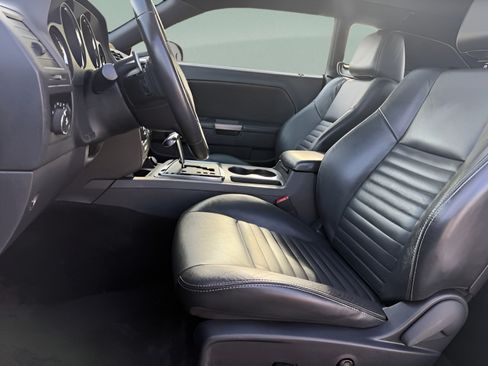 Used 2013 Dodge Challenger R/T RWD image 22