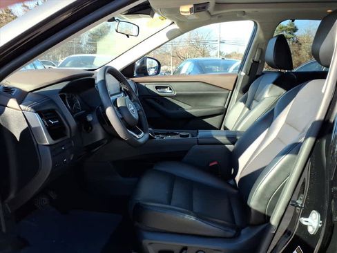 Certified 2023 Nissan Rogue SV w/ SV Premium Package image 11