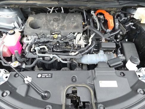 Used 2021 Toyota Sienna Limited image 32