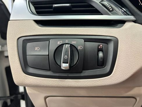 Used 2018 BMW X1 sDrive28i FWD image 32
