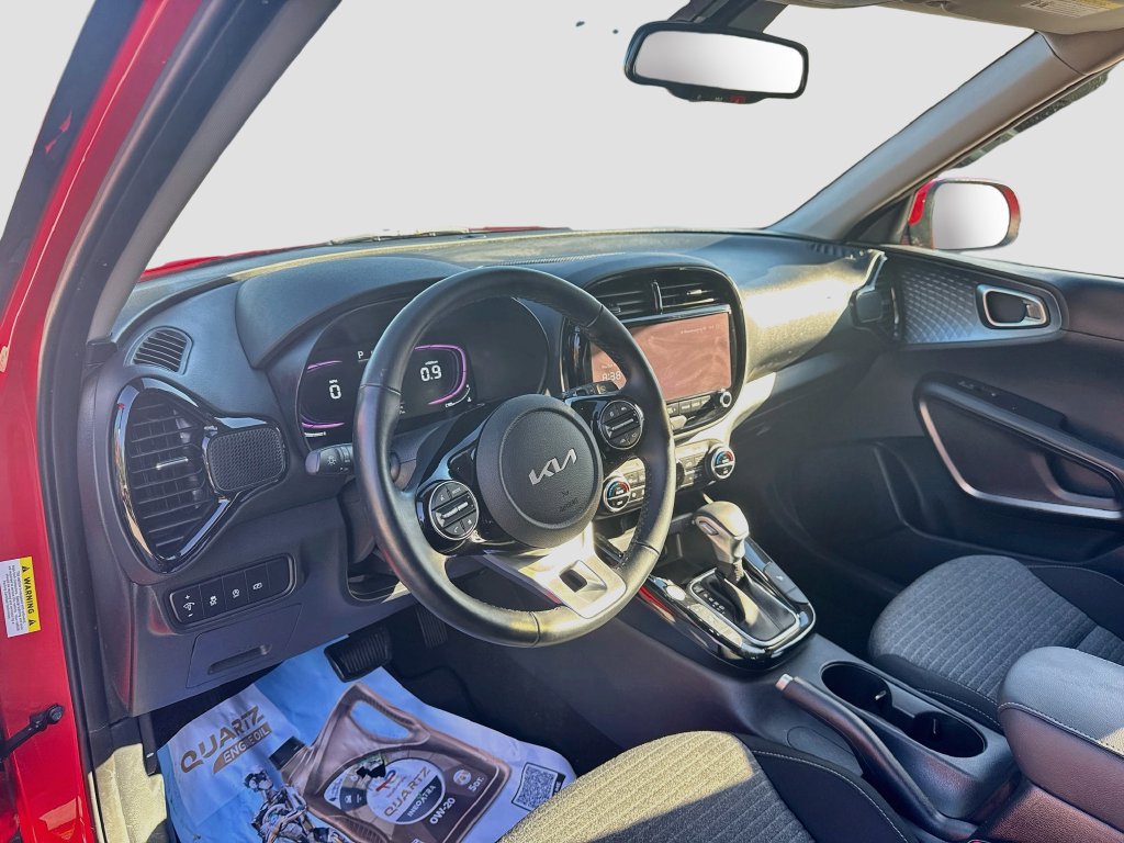 Certified 2025 Kia Soul EX FWD image 12