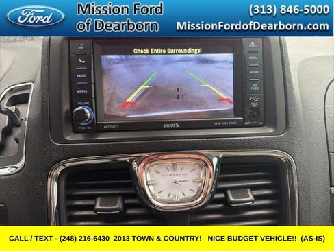 Used 2013 Chrysler Town & Country Touring image 16