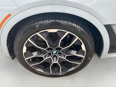 Used 2025 BMW X7 xDrive40i w/ M Sport Package image 38