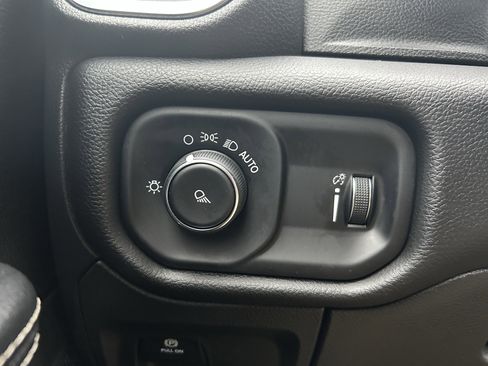 Used 2024 RAM 1500 Laramie image 18