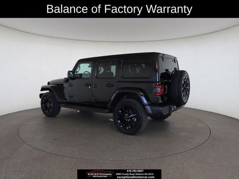 Used 2025 Jeep Wrangler Unlimited Sahara image 10