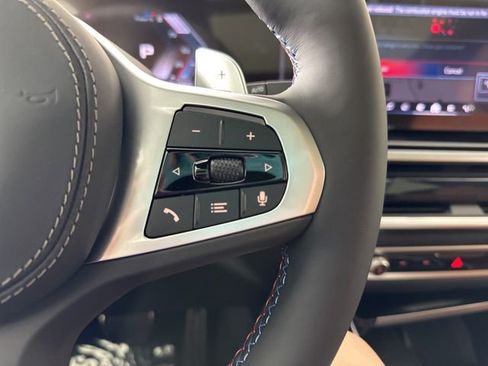 Used 2025 BMW X5 M60i image 9