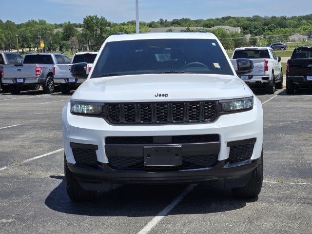 Used 2025 Jeep Grand Cherokee L Altitude AWD/4WD image 2