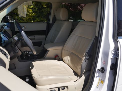 Used 2019 Ford Flex SEL w/ Equipment Group 202A AWD/4WD image 33