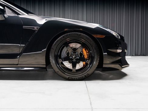 Used 2024 Nissan GT-R Premium w/ Premium Interior Package AWD/4WD image 5