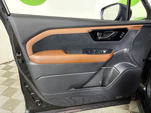 Certified 2025 Subaru Forester Touring w/ Protection Package image 20