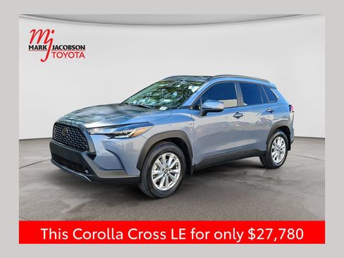 Used 2024 Toyota Corolla Cross LE w/ Moonroof Package AWD/4WD image 1