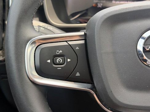 Used 2023 Volvo XC40 Recharge Ultimate AWD/4WD image 17