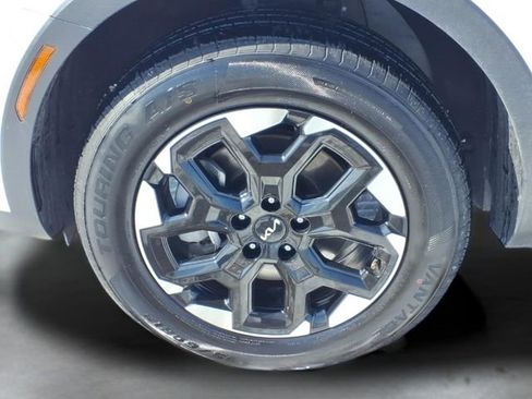 Used 2024 Kia Sorento S image 22