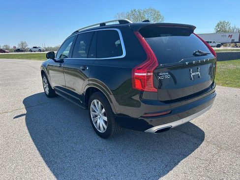Used 2018 Volvo XC90 T6 Momentum w/ Momentum Plus Package AWD/4WD image 5