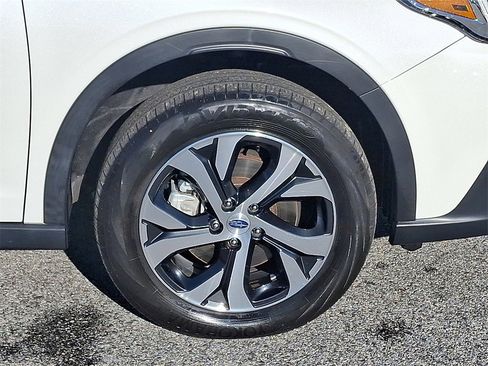 Certified 2022 Subaru Outback Limited XT image 9