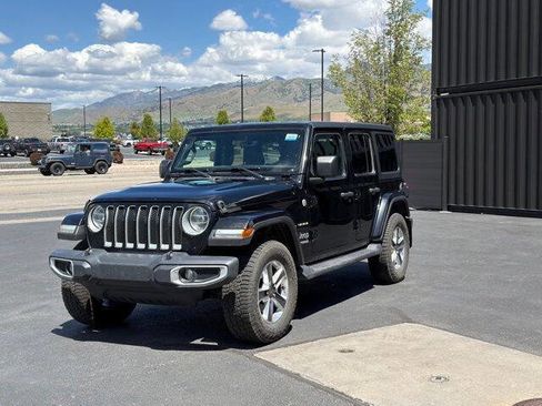 Used 2021 Jeep Wrangler Unlimited Sahara w/ Uconnect 4C Nav & Sound Group AWD/4WD image 6