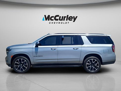 Used 2024 Chevrolet Suburban RST w/ Luxury Package AWD/4WD image 4