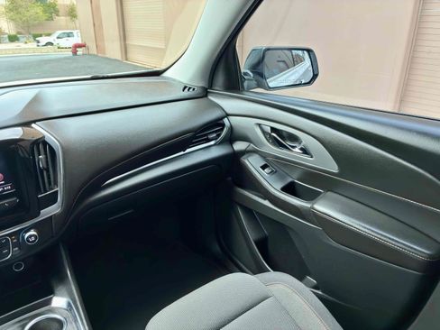 Used 2020 Chevrolet Traverse LS FWD image 17