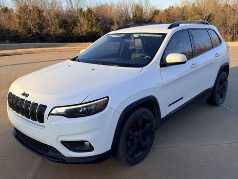 Used 2020 Jeep Cherokee Latitude Plus image 1