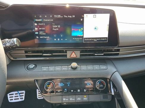 New 2025 Hyundai Elantra SEL image 9