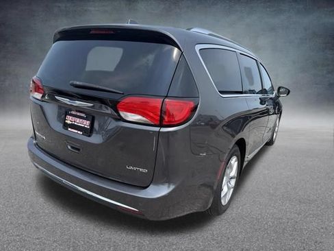 Used 2019 Chrysler Pacifica Limited FWD image 6