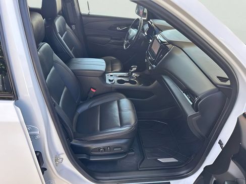 Used 2023 Chevrolet Traverse RS w/ LPO, Floor Liner Package AWD/4WD image 14