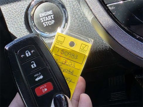 Used 2023 Toyota Camry SE image 19