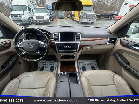 Used 2014 Mercedes-Benz ML 350 ML 350 4MATIC Sport Utility 4D w/ Premium 1 Package image 23