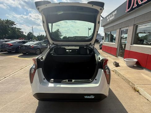Used 2016 Toyota Prius Four w/ Advanced Technology Package FWD image 19