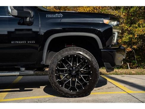 Used 2021 Chevrolet Silverado 2500 High Country w/ Z71 Off-Road Package image 15