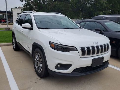 Used 2019 Jeep Cherokee Latitude Plus FWD image 3