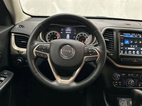 Used 2016 Jeep Cherokee Limited w/ Luxury Group FWD image 15