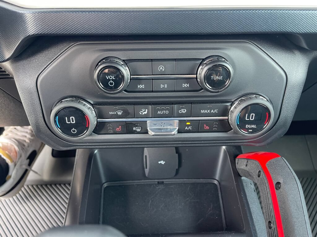 Certified 2024 Ford Bronco Heritage Edition AWD/4WD image 12